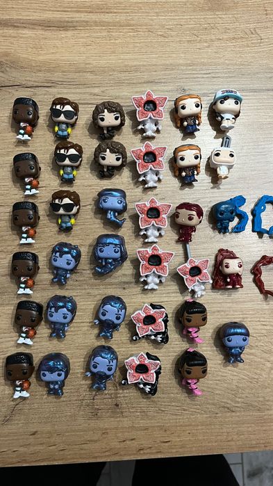 Іграшки кіндер Stranger things