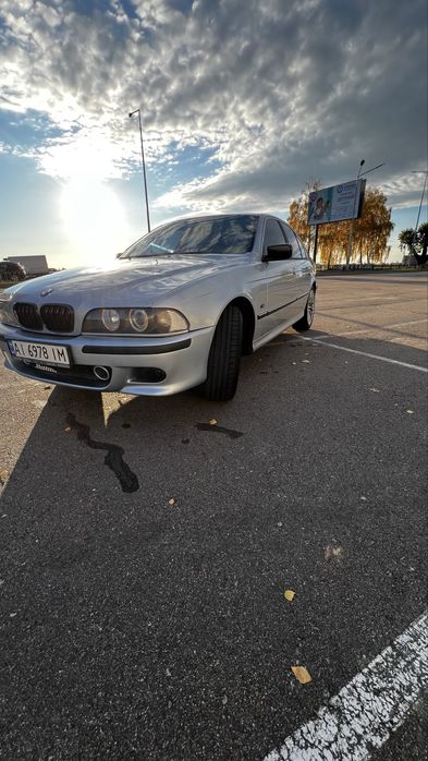 Продам BMW e39 523i