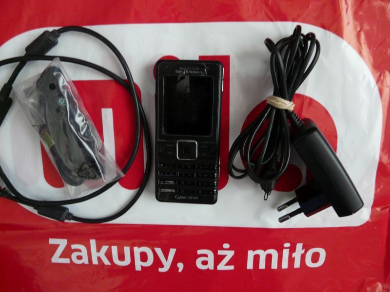 Sony Ericsson K770i + ładowarka, przewód USB