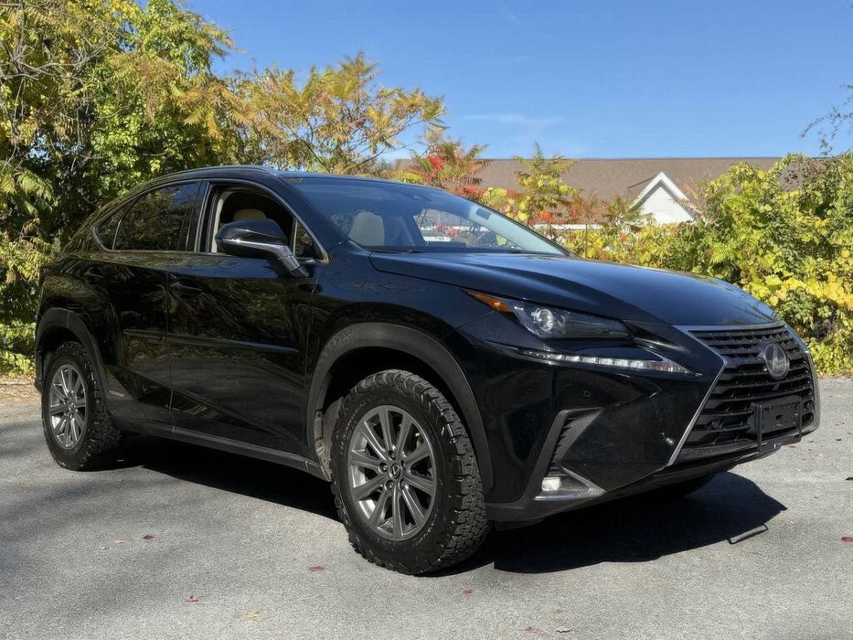Lexus NX Hybrid 300h      2018