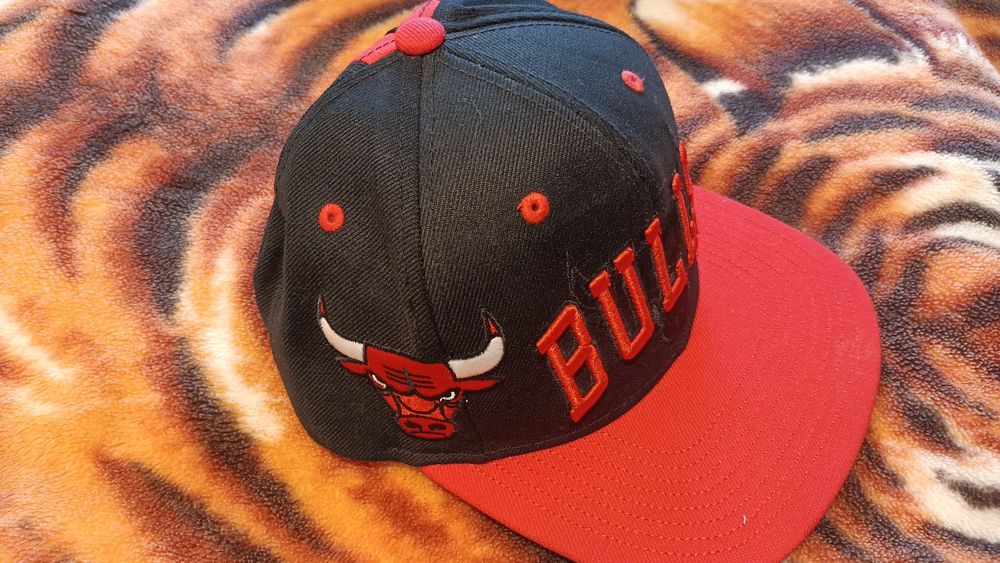 Czapką Chicago bulls