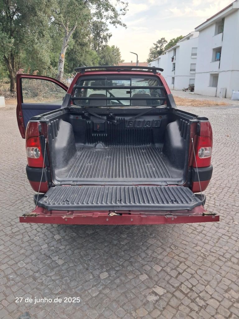 Vendo ou troco Fiat Strada 1.9 JTD ano 2003
Carro està espetacular,enc