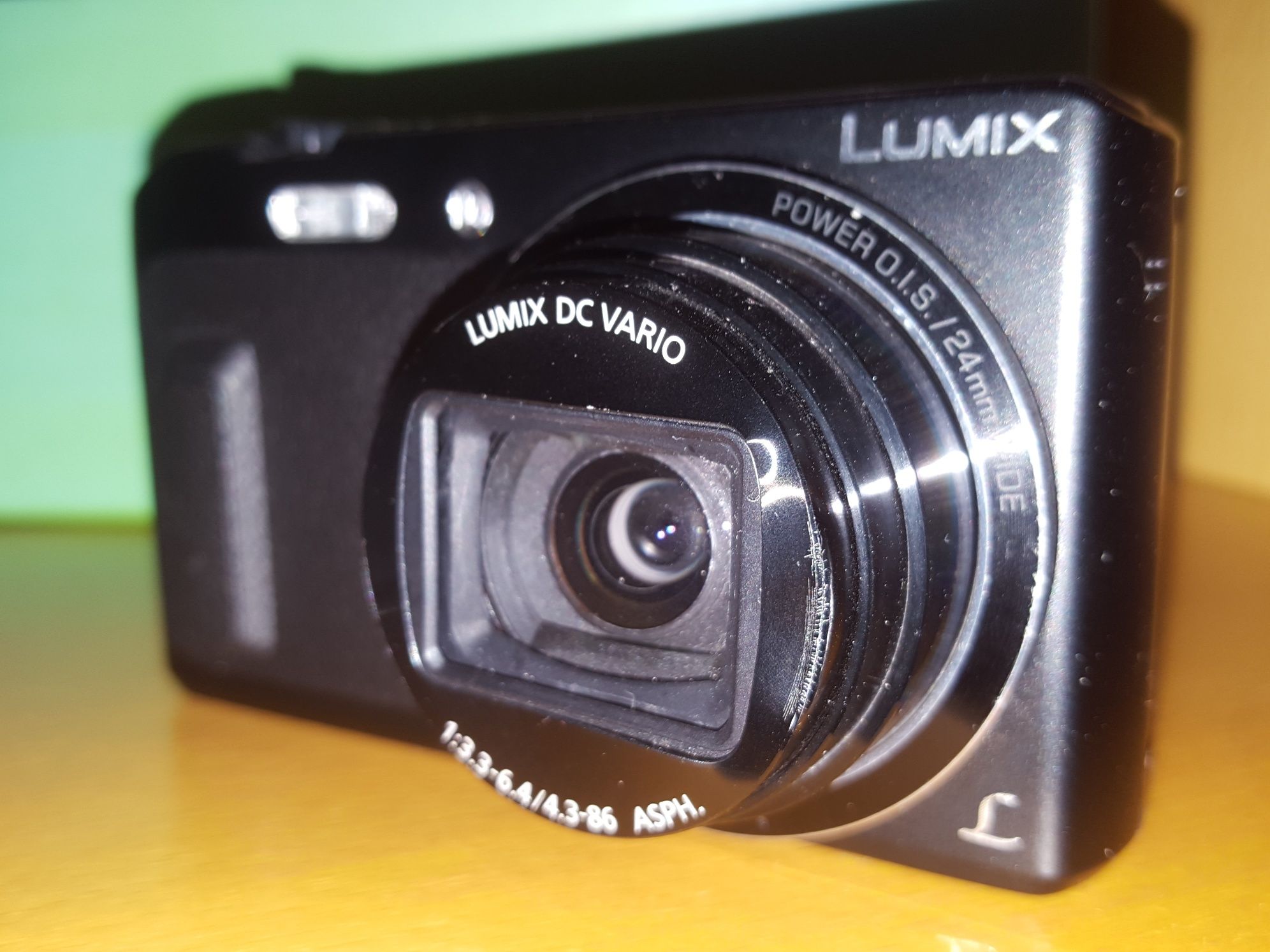 Máquina fotográfica lumix TZ 57 PARA PEÇAS