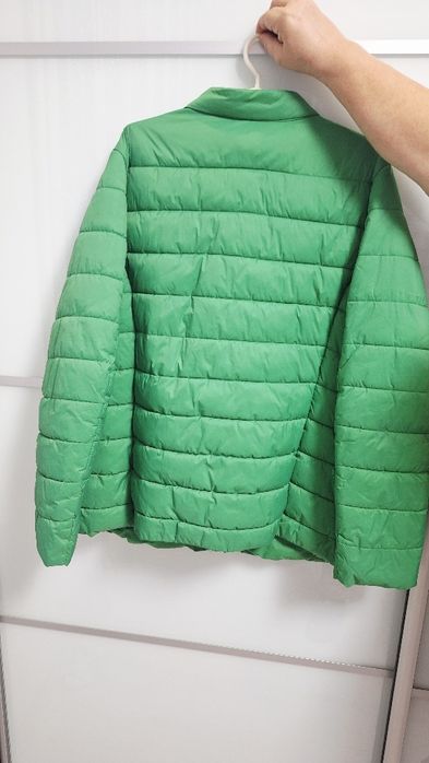 Осіння жіноча куртка