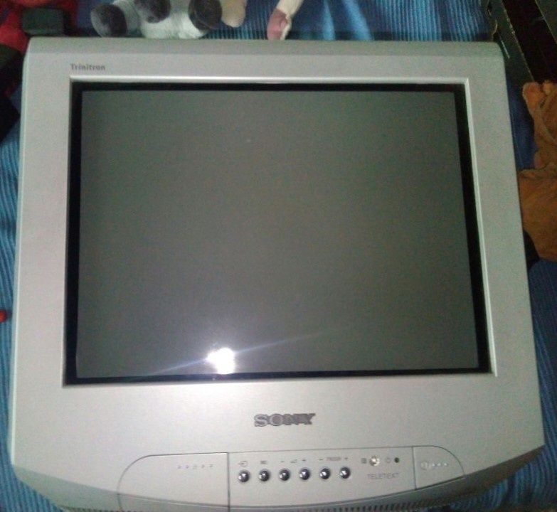 Tv Sony KV _LTe  14cm em bom estado