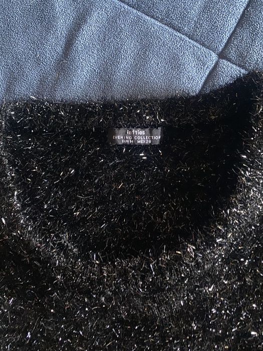 Blusa preta com brilhantes