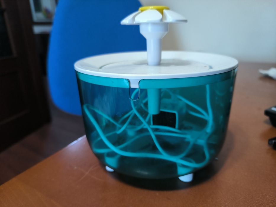 Fonte de água para cães e gatos