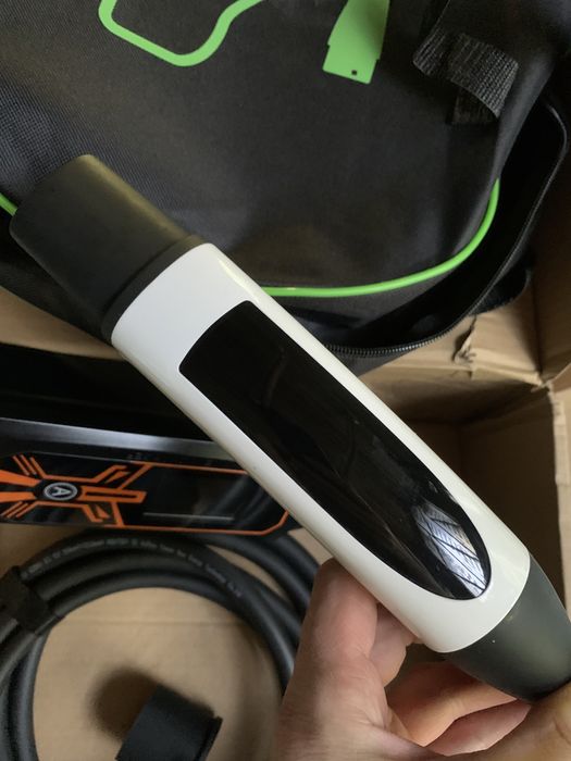 Зарядка Tesla 16-32A