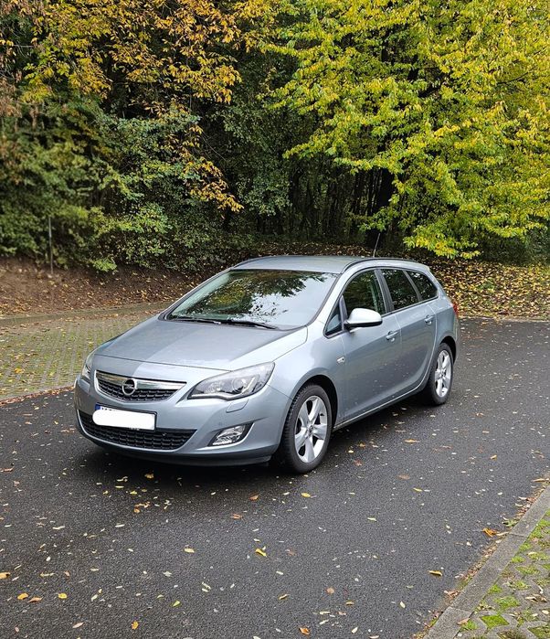 Opel Astra Astra J kombi 2011 1.4 140KM LPG