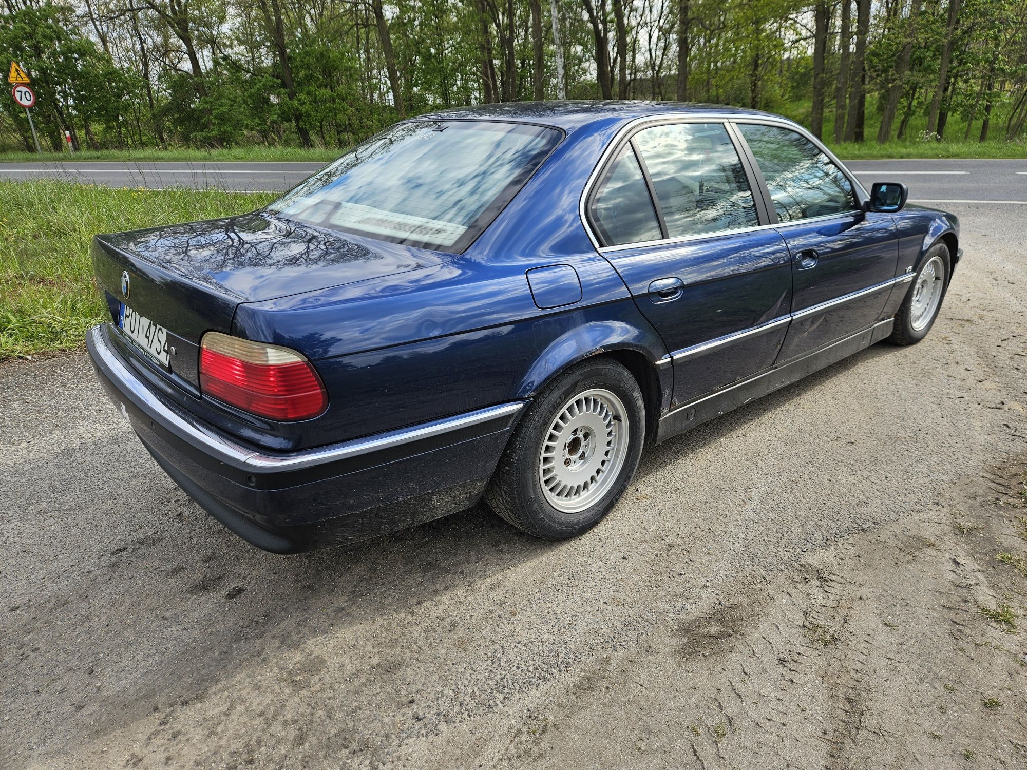 BMW E38 735I V8 xenon komforty navi 2x pdc dobra baza