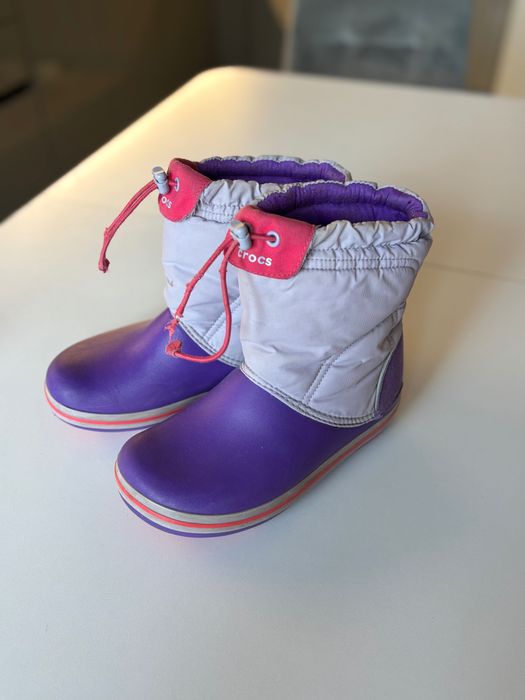 Чоботи crocs j2 у гарному стані