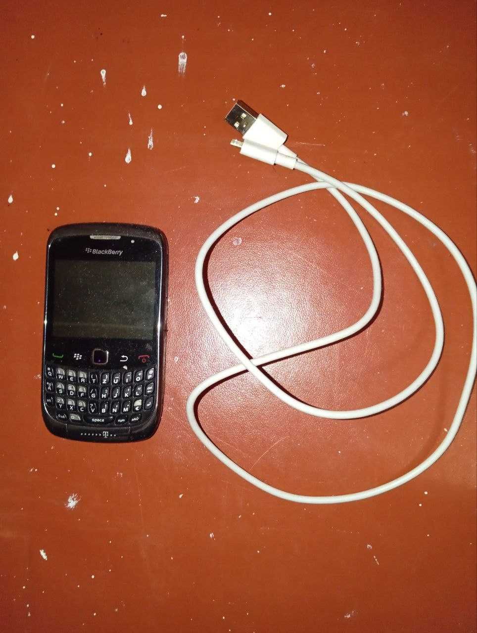 Продам мобільний телефон Blackberry 9300