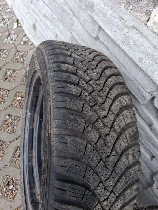 Sprzedam opony zimowe 175/55/15 stan dobry