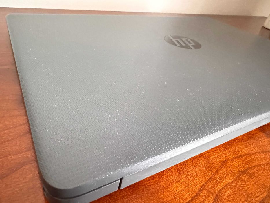 HP 250 G8 Pro Series 15.6" Full HD / i5-1035G1 Quad-Core / 16 GB RAM / 256 GB SSD64284527116931124