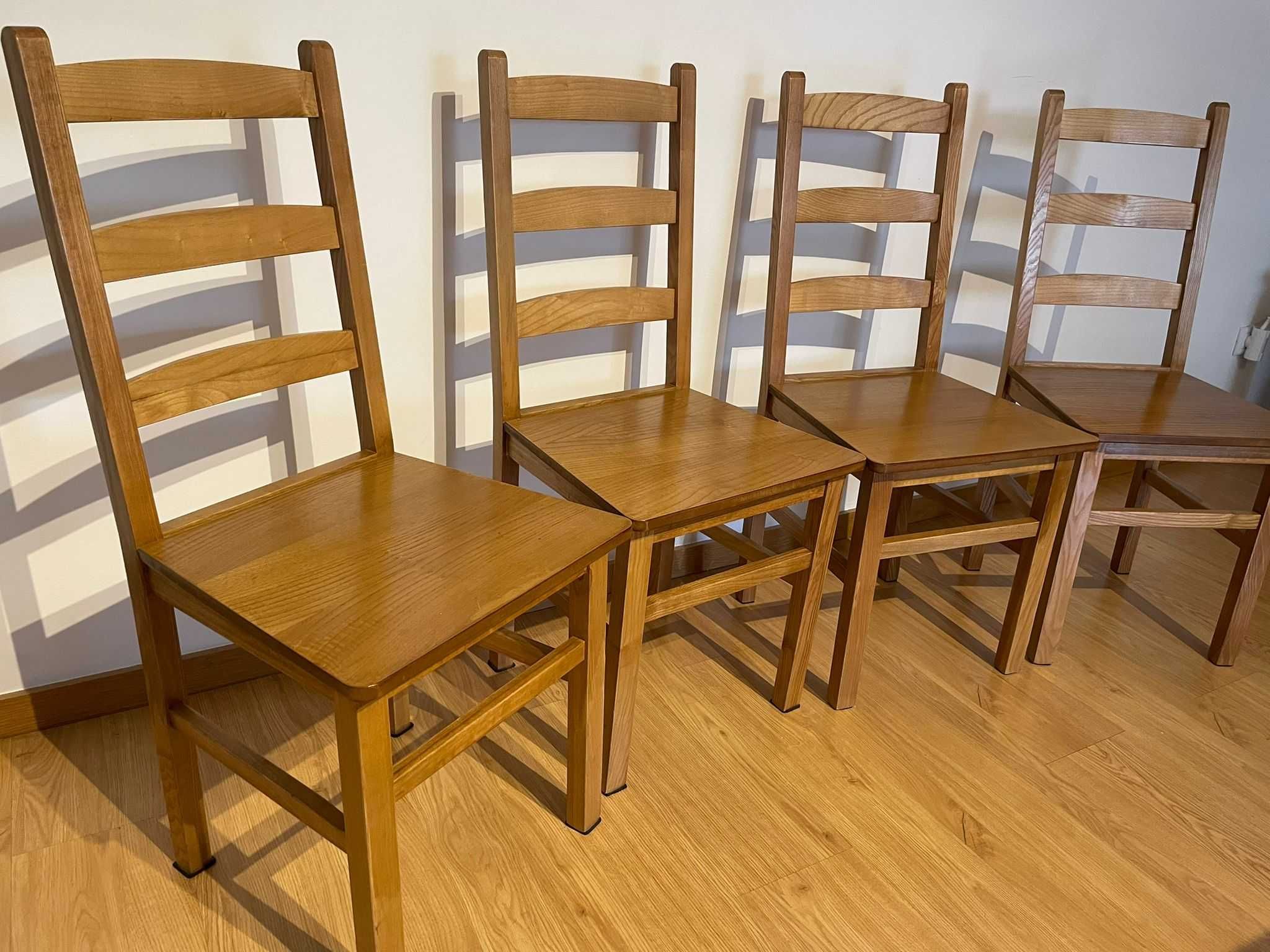 4 Cadeiras Madeira