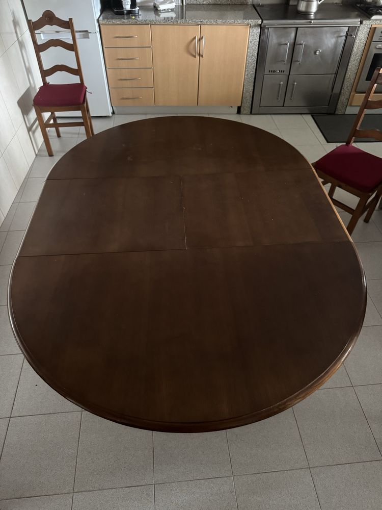 Mesa de cozinha.