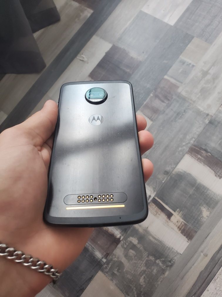 Motorola z2 force 4/64