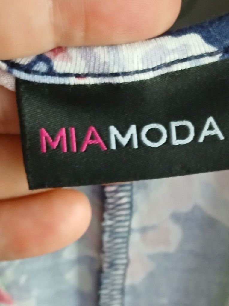 Śliczna sukienka z ciekawym wzorem MiaModa rozmiar 46