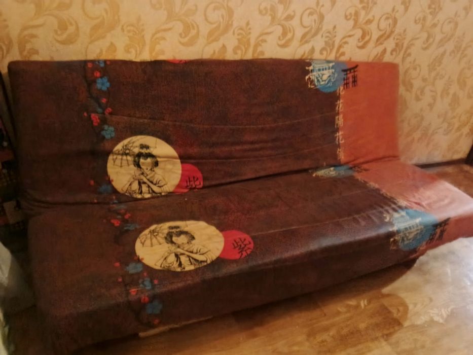 Раскладной диван с матрасом