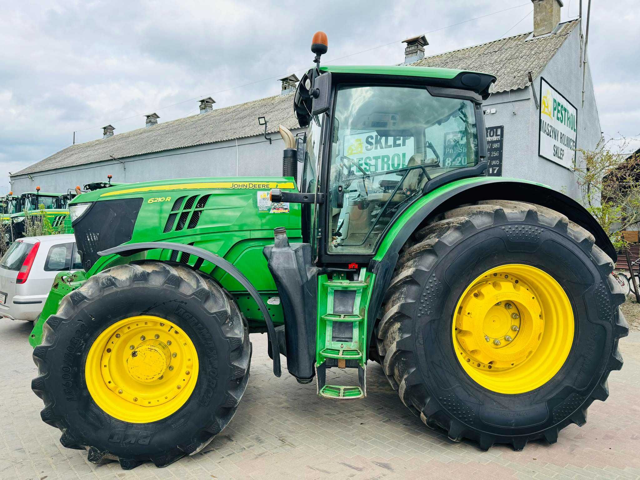 JOHN DEERE 6210R, 2013r, pneumatyka, zaczepy, nowe opony! TANIO! 6215