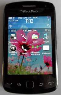 Trzy smartfony Blackberry