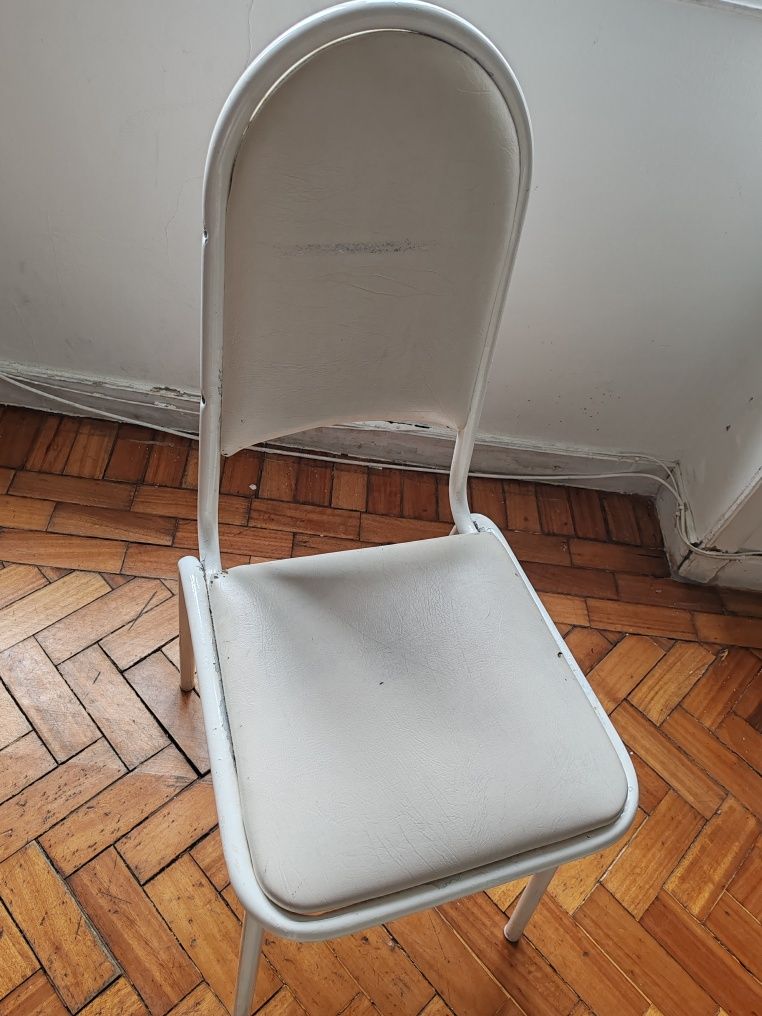 Mesa de jantar com 4 cadeiras
