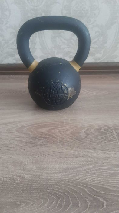 Гиря для кроссфита тренировочная.