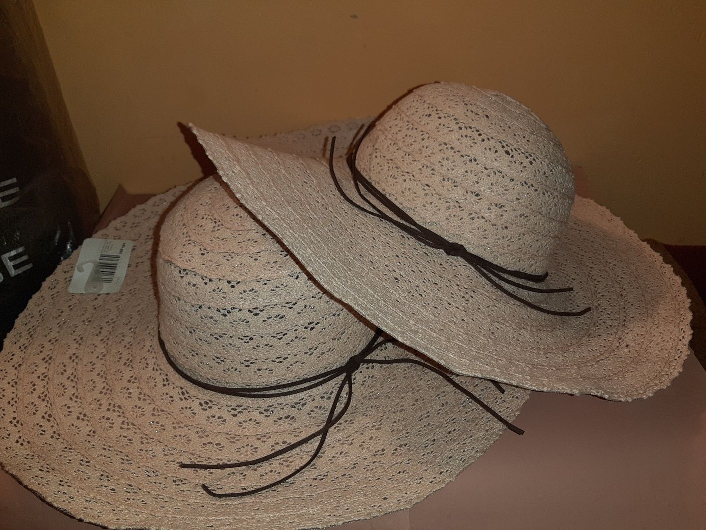 Продам пляжні капелюшки