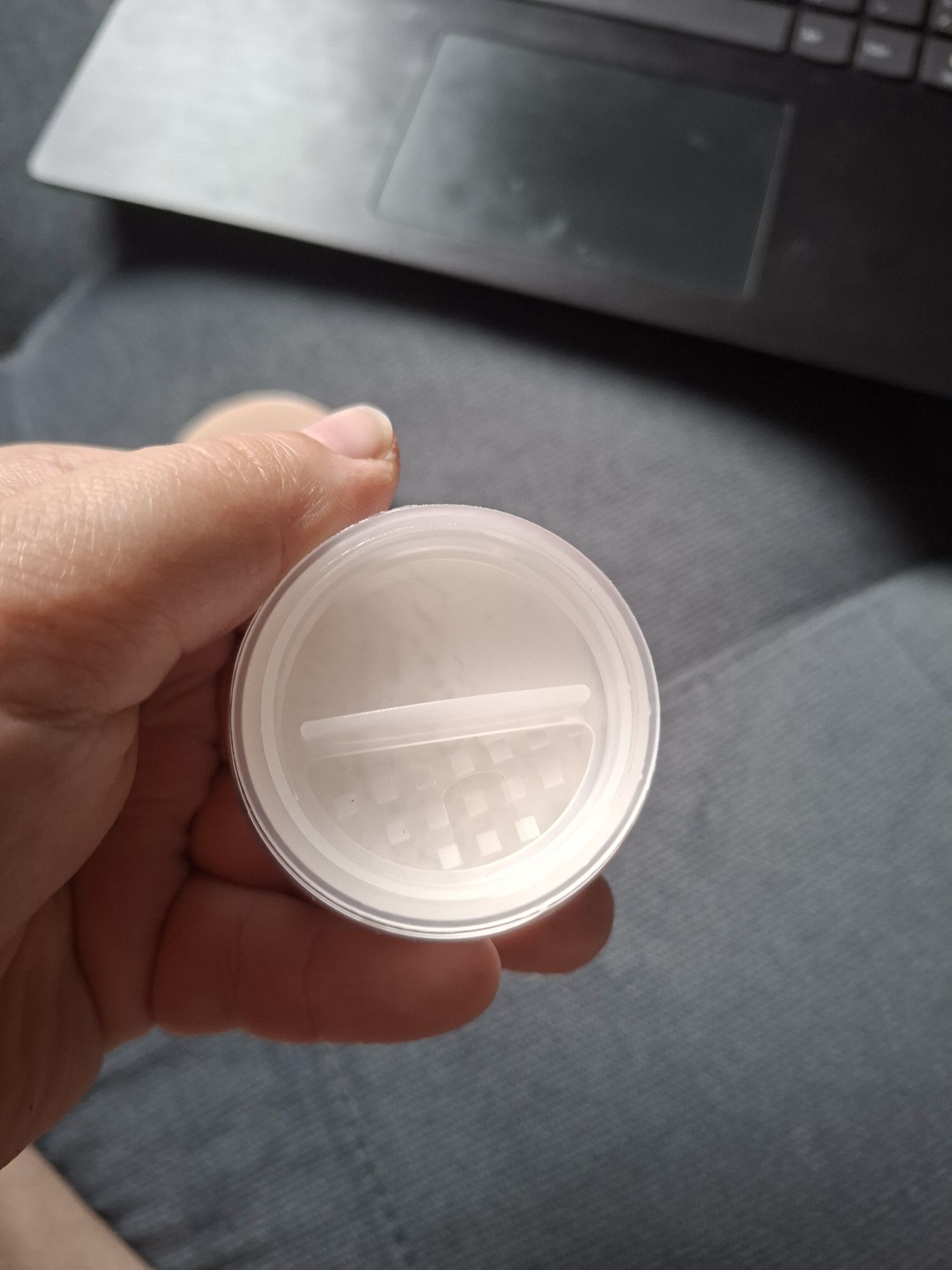 Puder po oczy Paese