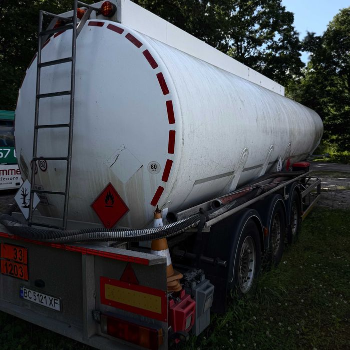 Оренда напівпричепів-цистерн, В наявності декілька причепів. Опис