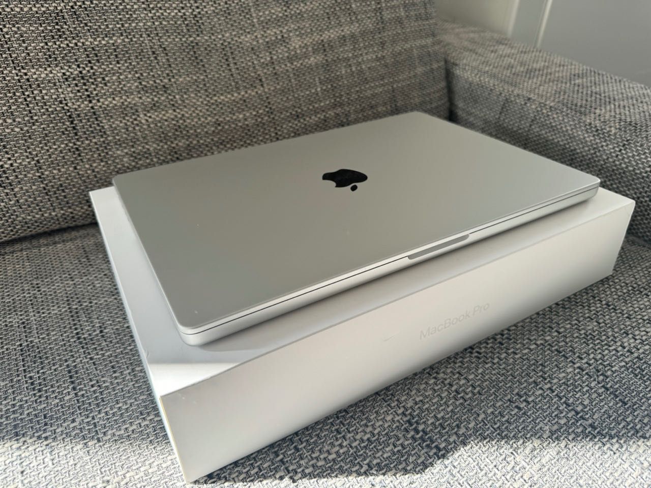 MacBook Pro M3Max / 64GB / 2TB / Silver