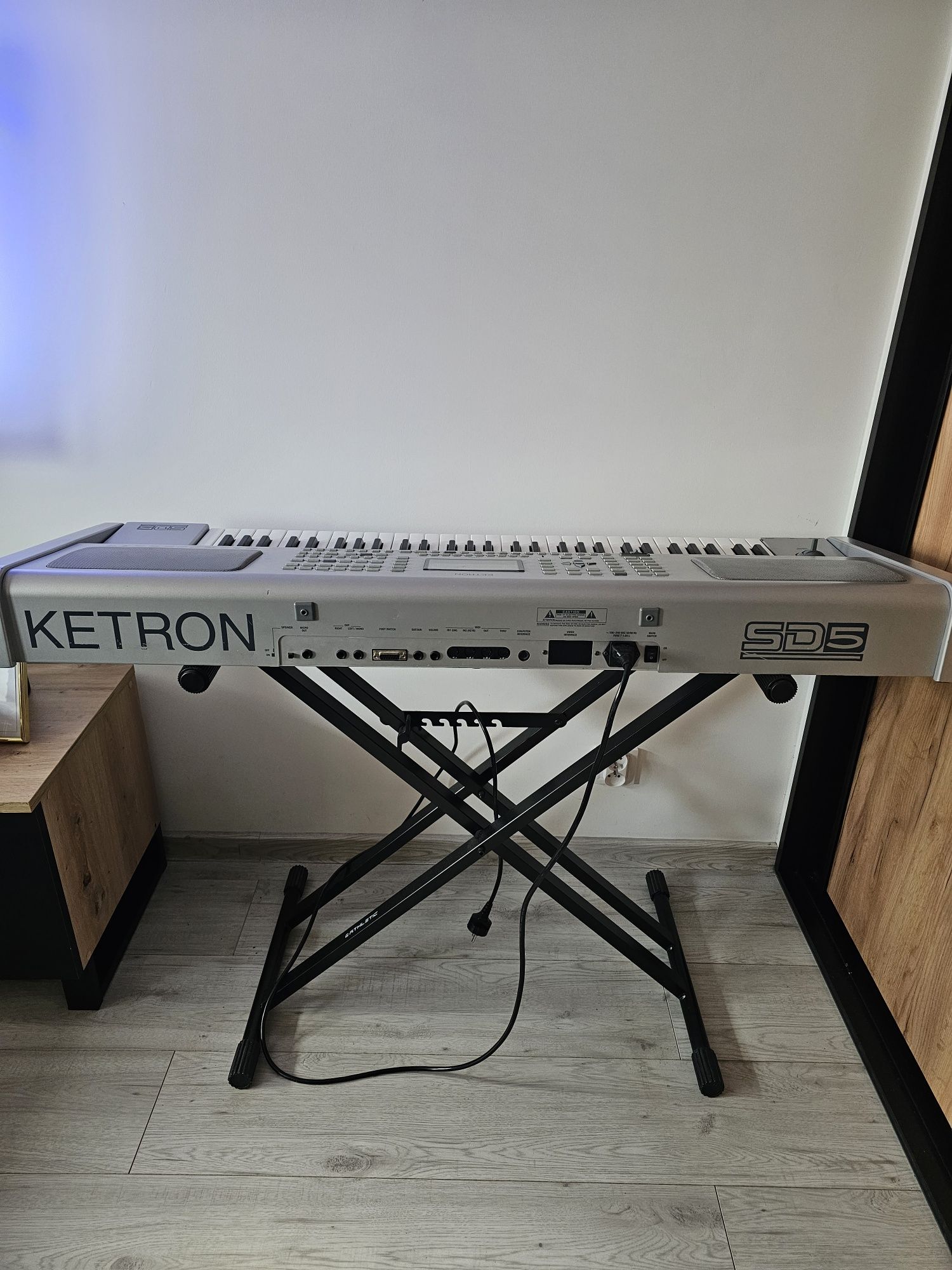 Ketron SD5 futerał statyw style podkłady