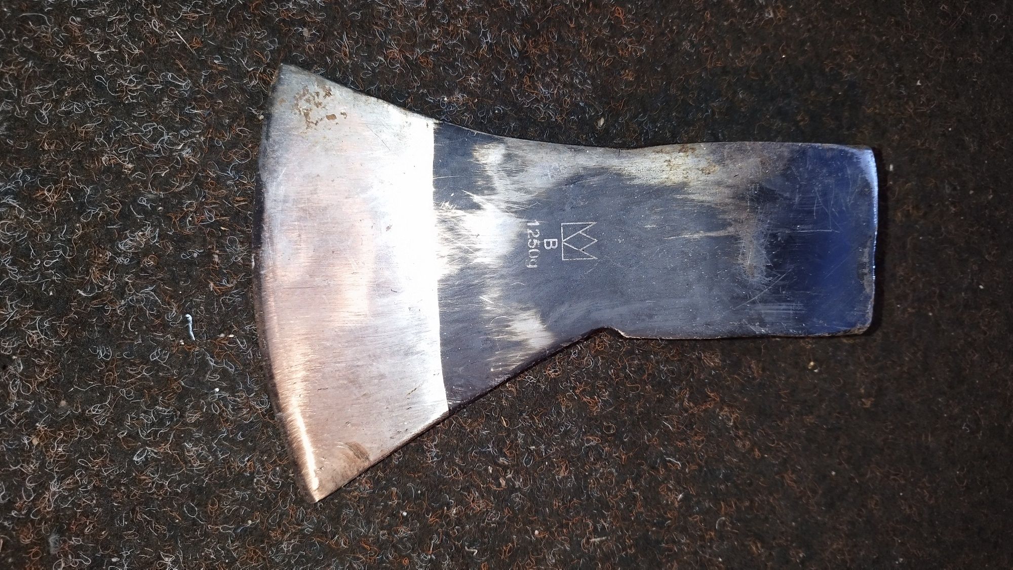 siekiera  1250g z logo korony