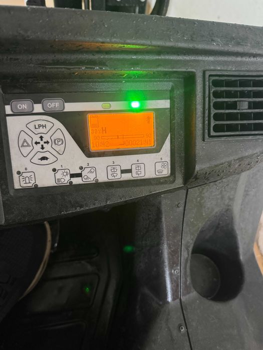 Empilhador eletrico BT C3E160L