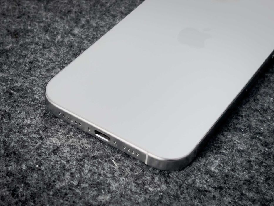 Smartfon Apple iPhone 16 Pro Max 8 GB / 256 GB 5G biały