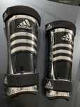 Caneleiras Futebol Adidas