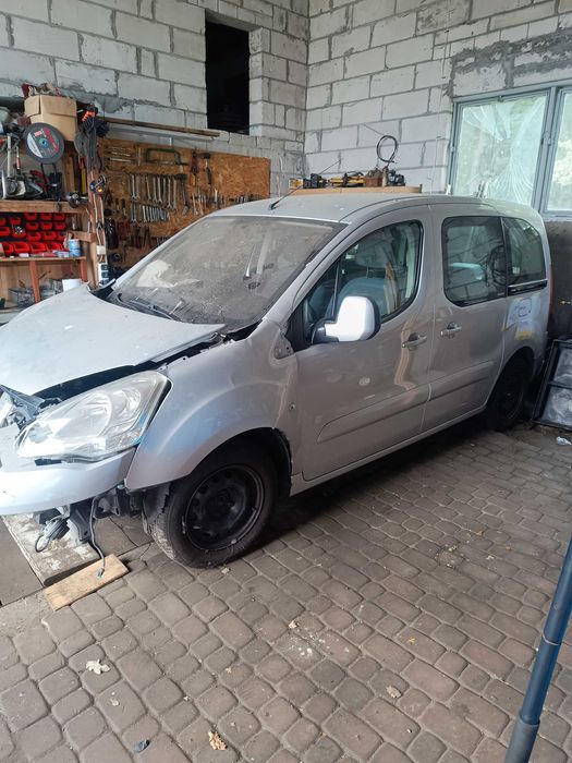 Citroen Berlingo uszkodzony