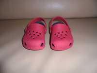 crocs de menino muito pratico