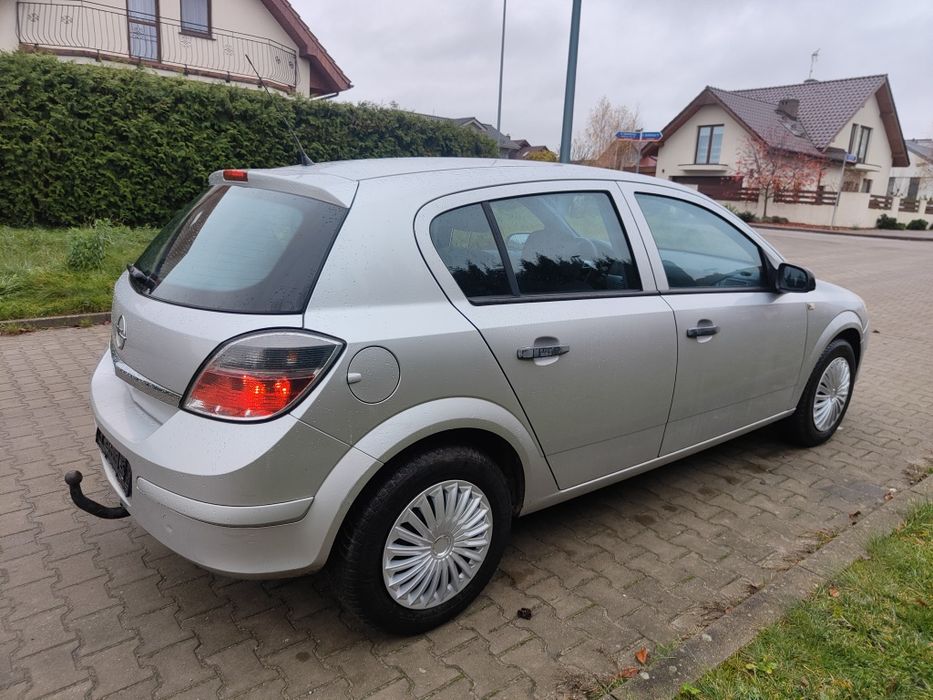 Opel Astra 1.6 115 km 2009 rok