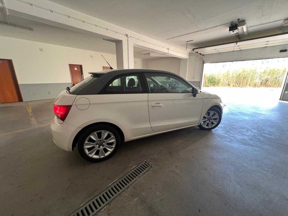 Audi A1 1.6 TDI (2011) – Nacional – 180.000 km