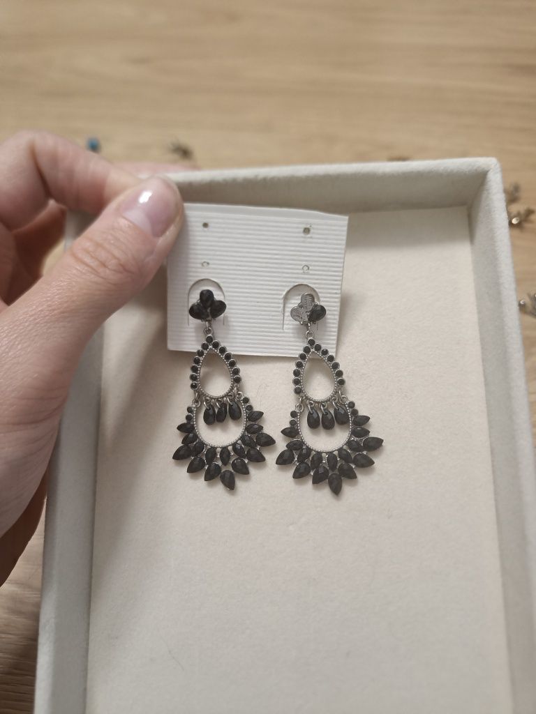 Czarne eleganckie orientalne kolczyki długie wiszące 5,5 cm