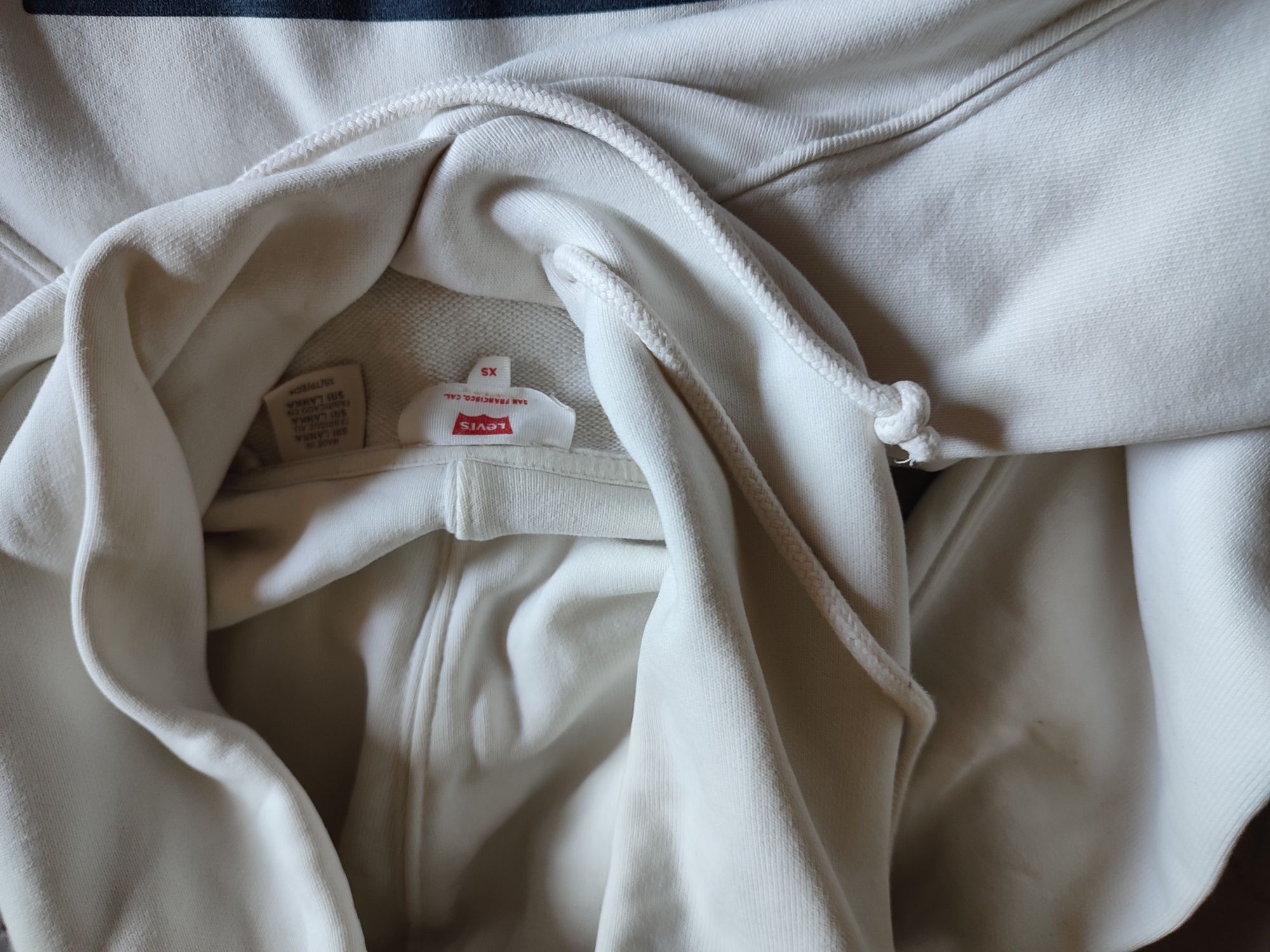 Bluza z kapturem i kieszeniami Levi's r. XS