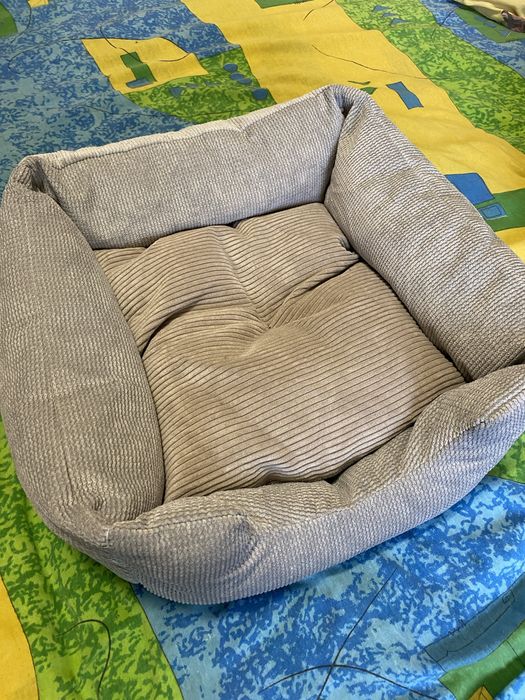 Лежанка для котів