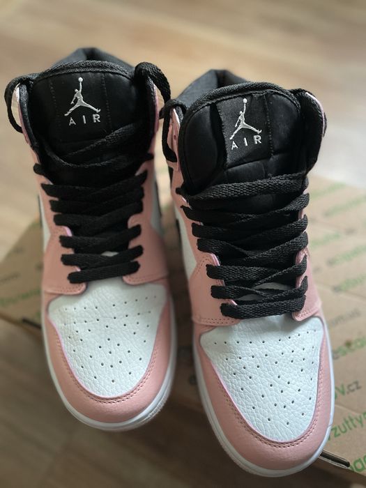 Nike Air Jordan 1