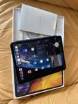 Zabrze iPad 11 cali Wi-Fi,cellular ,etui, folia peperlike - jak nowy