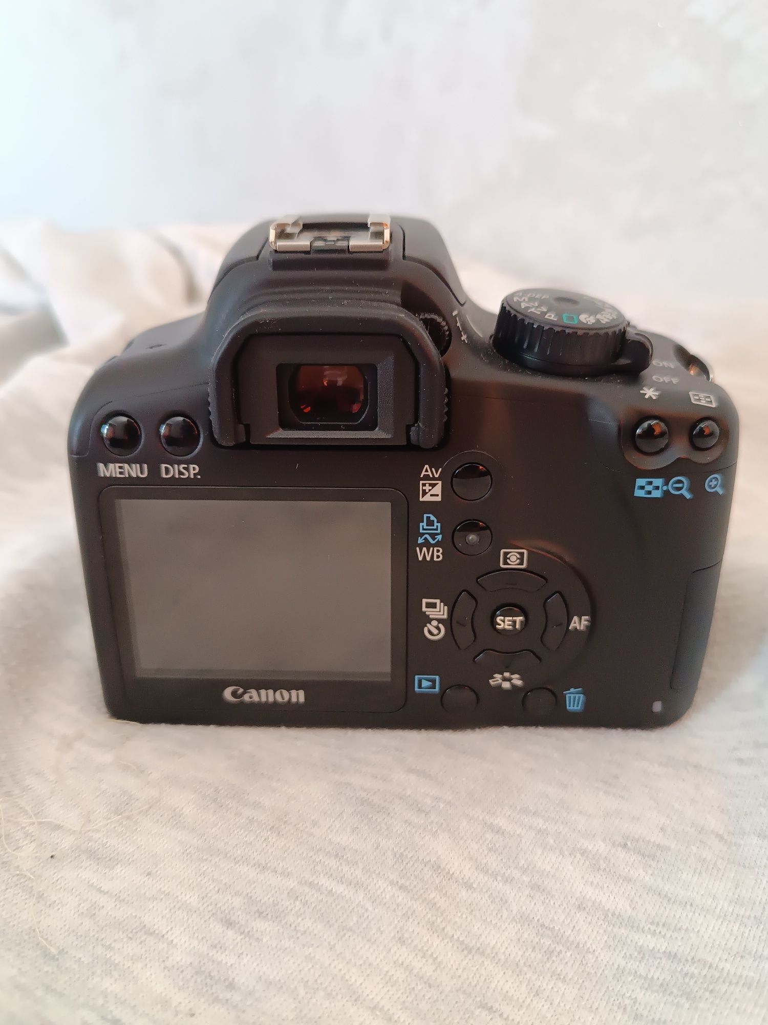 Фотоапарат Canon EOS 1000D
