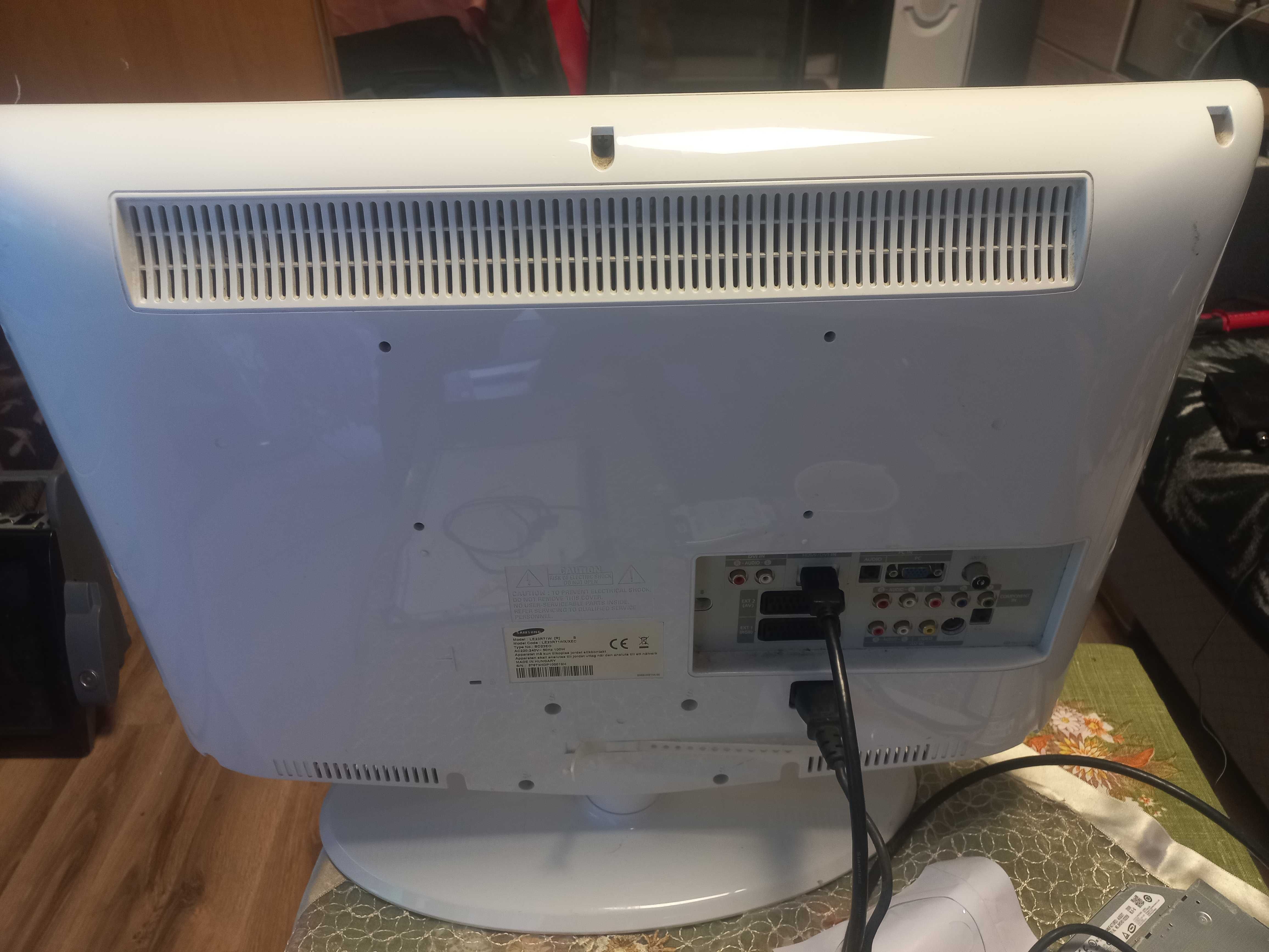 tv samsung biały 23 cale plus antena i dekoder