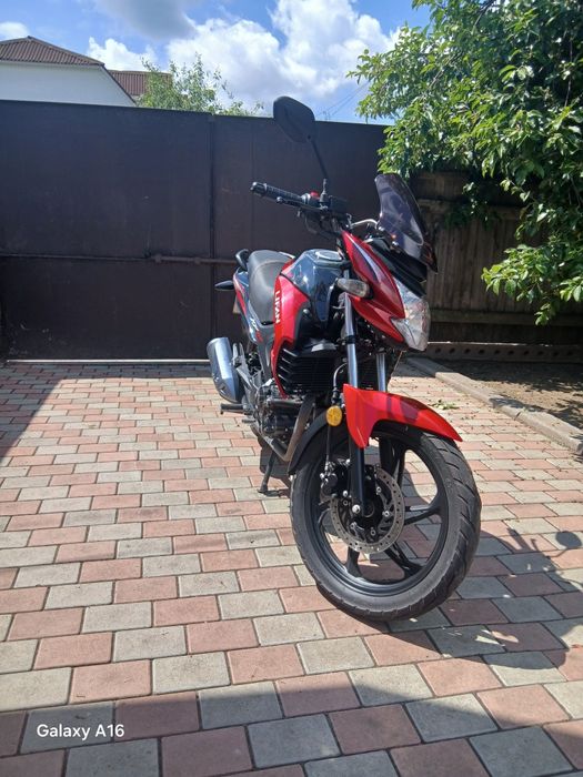 Продам мотоцикл Lifan kp200