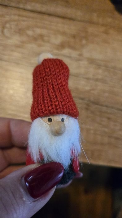 Skrzat krasnal świateczny.