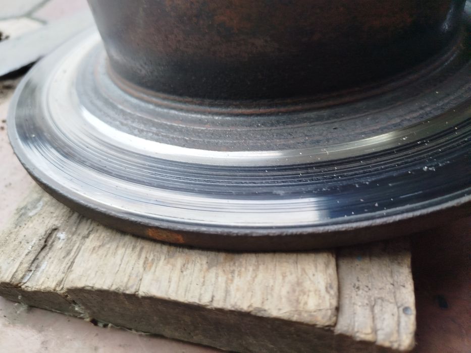 Диски тормозні задні Ніссан кашкай 1.6 бензин 2011 рік.Ціна за штуку.